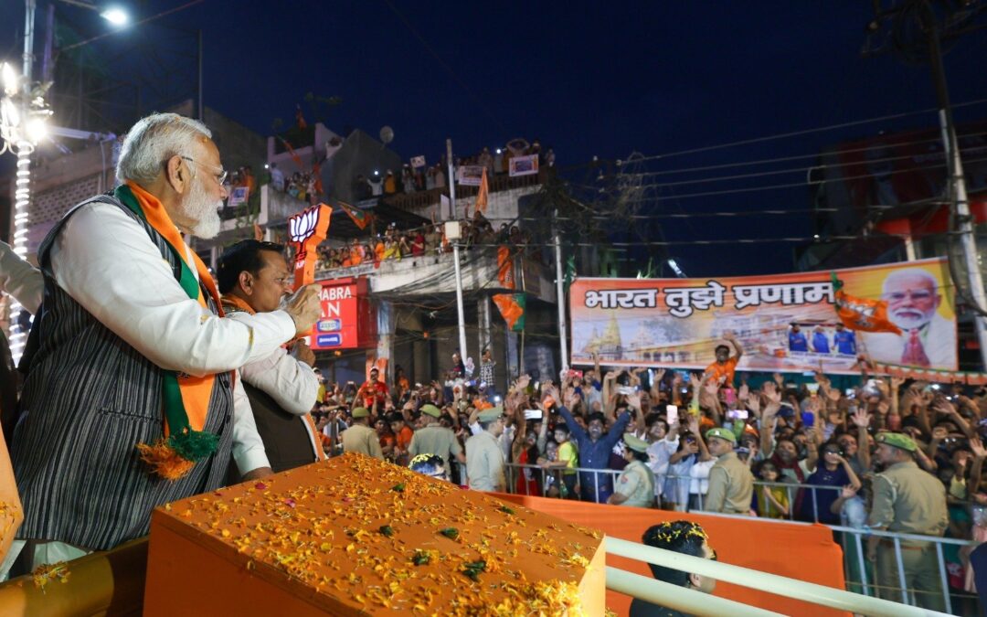 UP : कानपुर के गुरुद्वारे में पीएम ने टेका मत्था, मोदी का रोड शो खत्म…